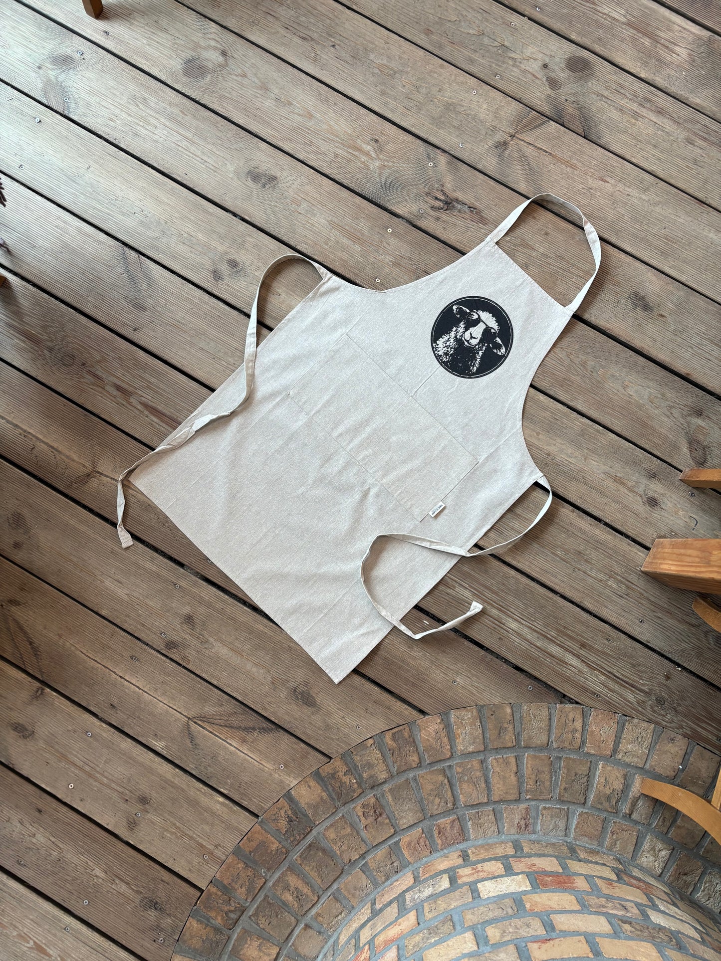 Latzschürze „DeichHeld“ – robust, recycelt & einsatzbereit